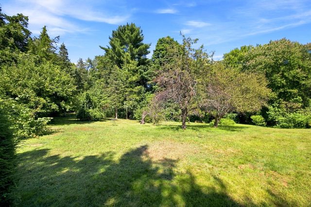 37 Charles Hill Rd, Holyoke, MA 01040