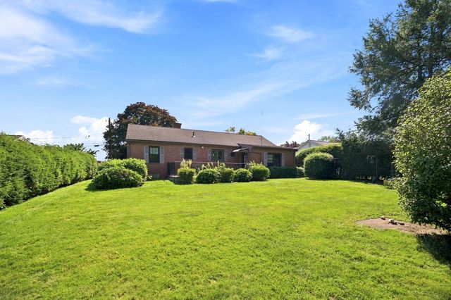 37 Charles Hill Rd, Holyoke, MA 01040