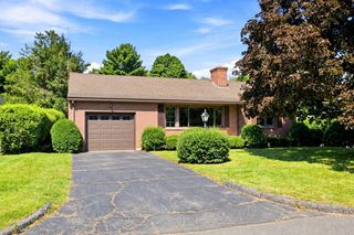 37 Charles Hill Rd, Holyoke, MA 01040