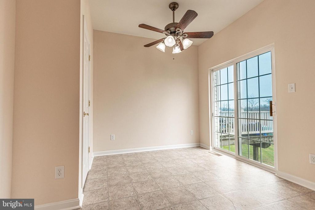 Image 15 of property listing at 1879 JAMESTOWN LN #1879, York, PA 17408