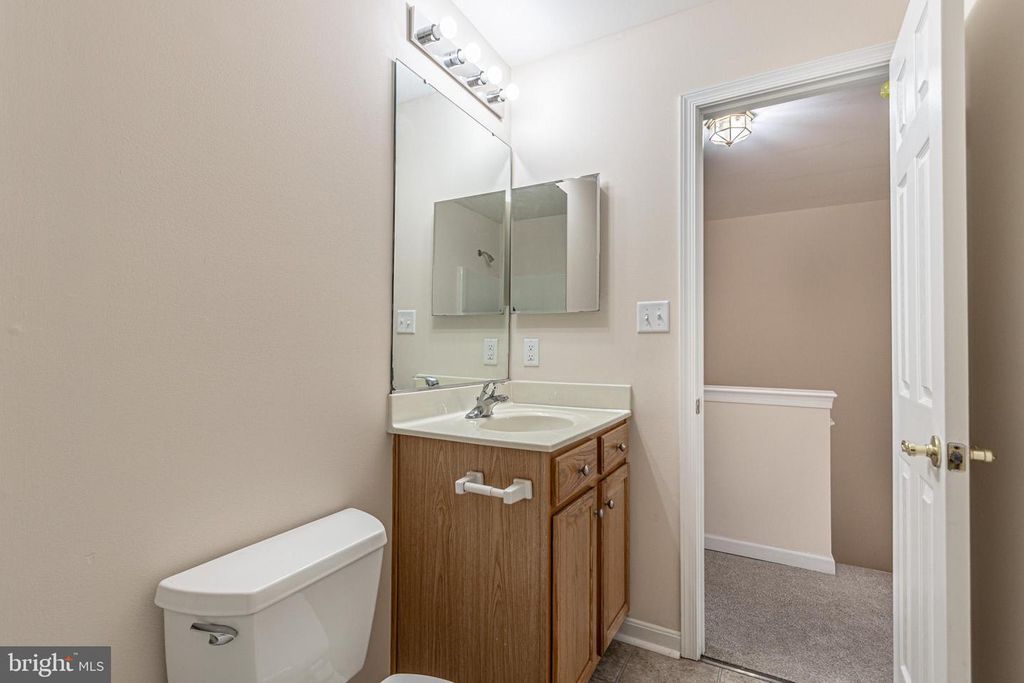 Image 23 of property listing at 1879 JAMESTOWN LN #1879, York, PA 17408