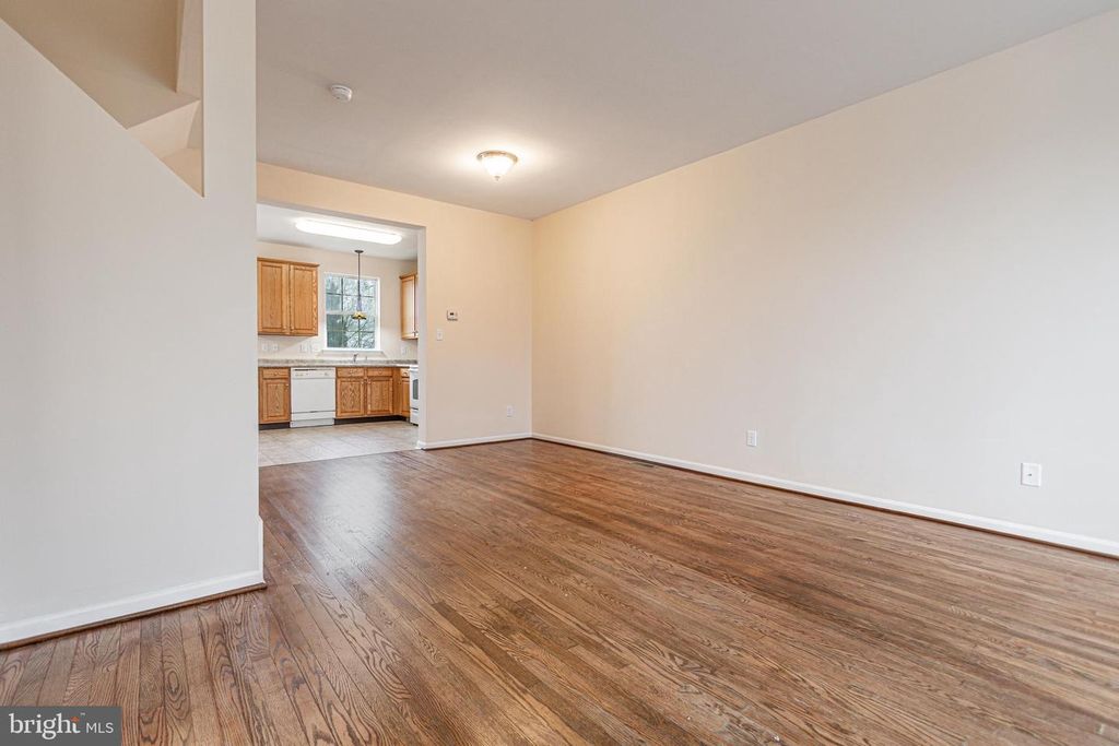 Image 6 of property listing at 1879 JAMESTOWN LN #1879, York, PA 17408