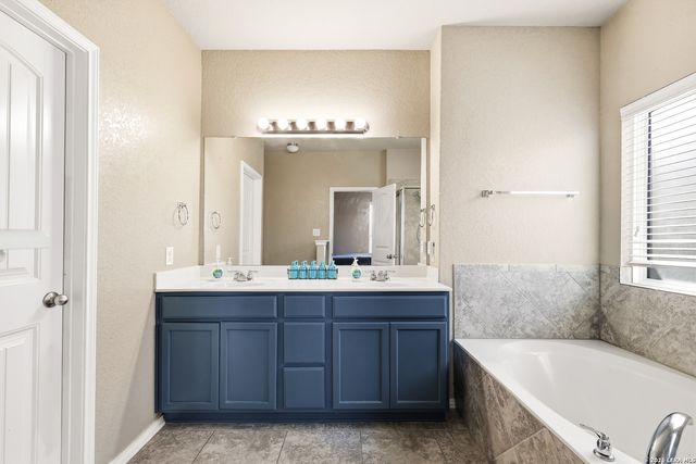 6826 Fort Bnd, San Antonio, TX 78223