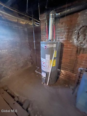 86 Pinewoods Avenue, Troy, NY 12180