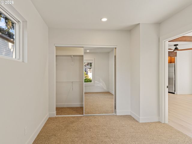 5732 Se LEXINGTON St, Portland, OR 97206