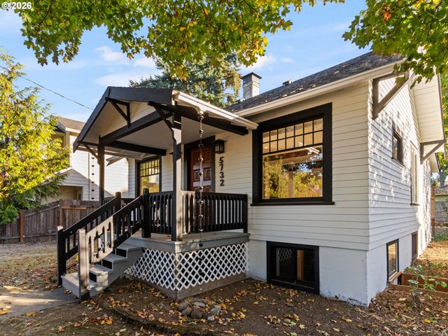 5732 Se LEXINGTON St, Portland, OR 97206
