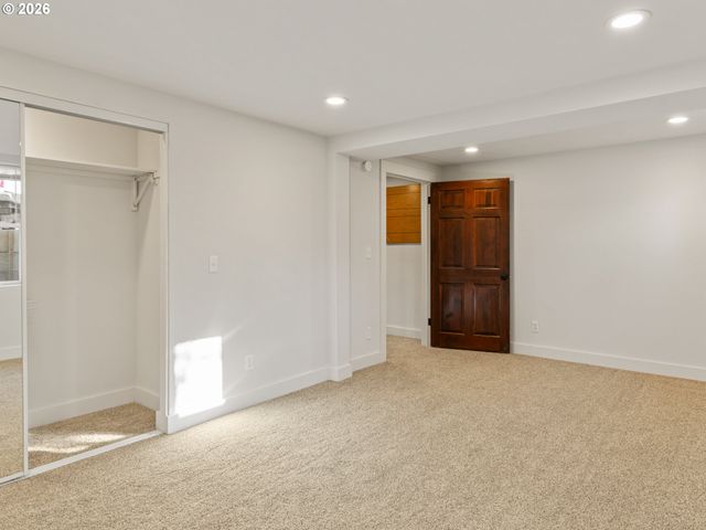 5732 Se LEXINGTON St, Portland, OR 97206