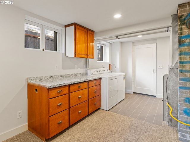 5732 Se LEXINGTON St, Portland, OR 97206