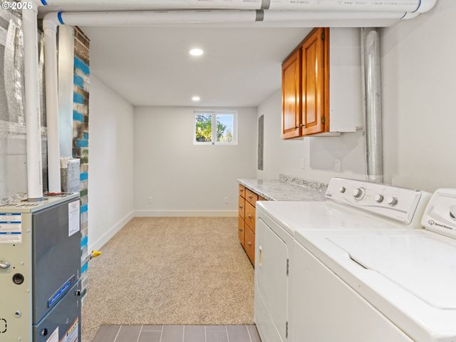 5732 Se LEXINGTON St, Portland, OR 97206