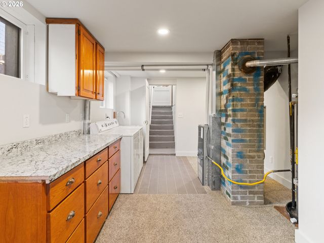5732 Se LEXINGTON St, Portland, OR 97206