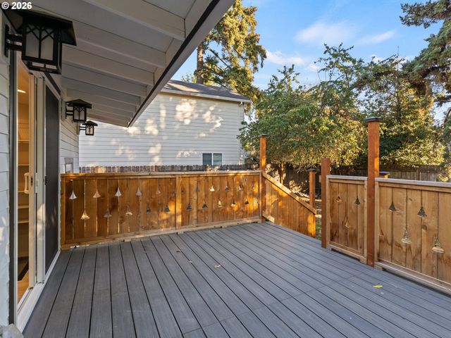 5732 Se LEXINGTON St, Portland, OR 97206