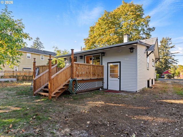 5732 Se LEXINGTON St, Portland, OR 97206