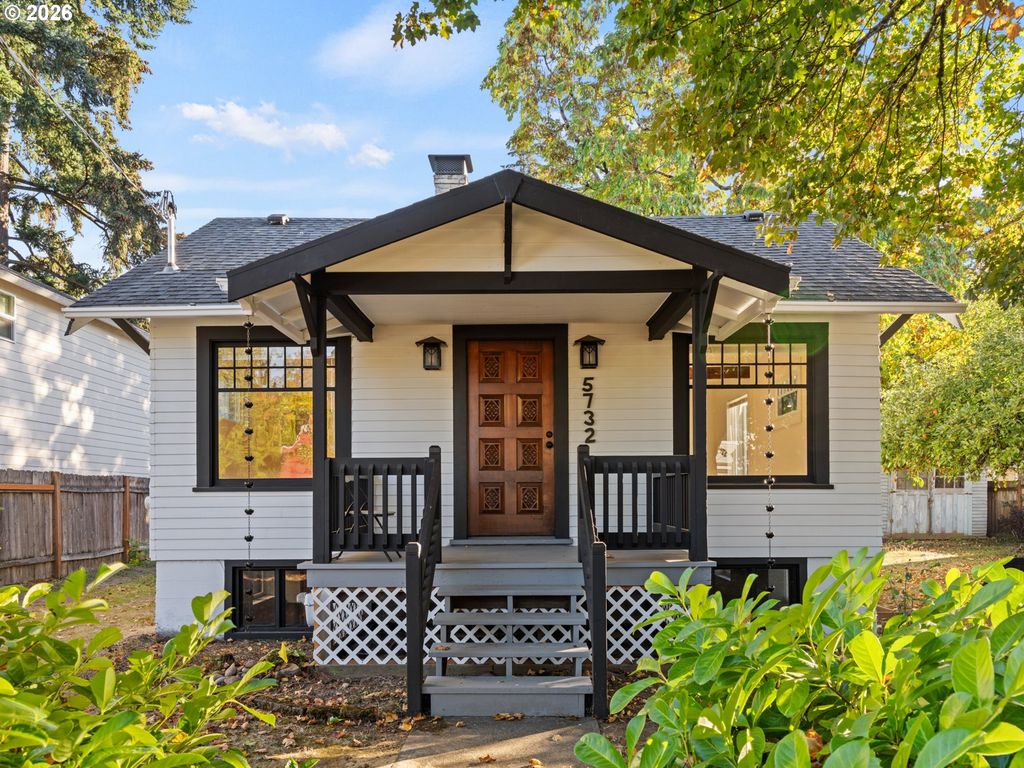 5732 Se LEXINGTON St, Portland, OR 97206