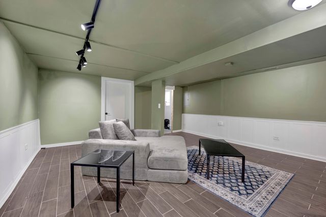 437 W 44th Place, Chicago, IL 60609
