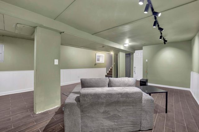 437 W 44th Place, Chicago, IL 60609