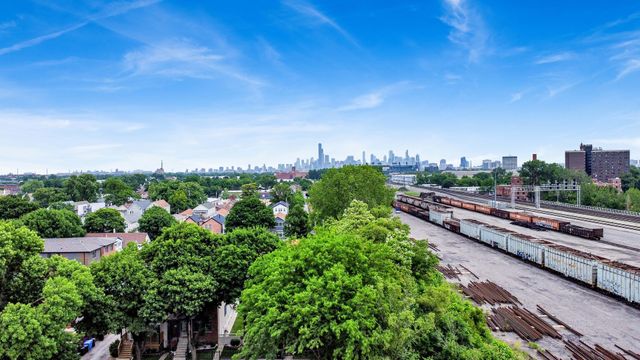 437 W 44th Place, Chicago, IL 60609