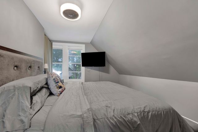 437 W 44th Place, Chicago, IL 60609