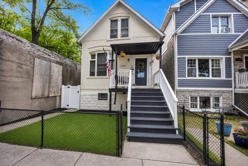 437 W 44th Place, Chicago, IL 60609