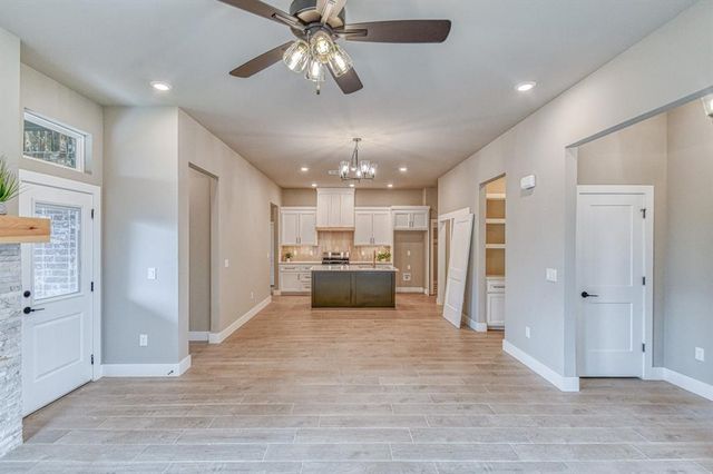2332 Bretford Way, Norman, OK 73071