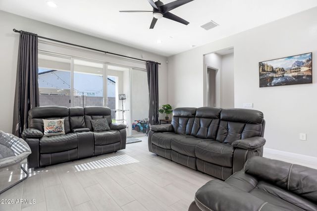 10305 W DEANNA Drive, Peoria, AZ 85382