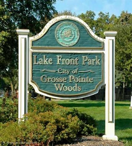 2189 Ridgemont Road, Grosse Pointe Woods, MI 48236