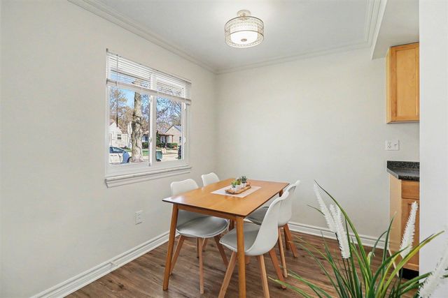 2189 Ridgemont Road, Grosse Pointe Woods, MI 48236