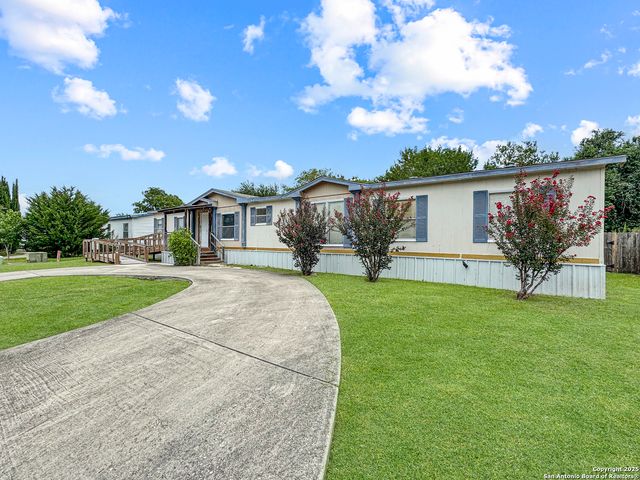 1318 Dunbar Dr, New Braunfels, TX 78130