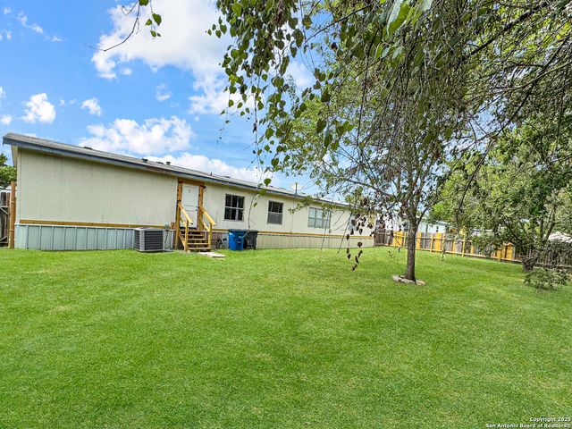 1318 Dunbar Dr, New Braunfels, TX 78130