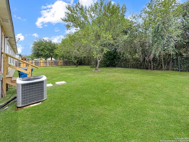 1318 Dunbar Dr, New Braunfels, TX 78130