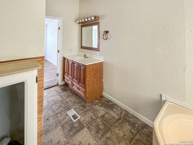 1318 Dunbar Dr, New Braunfels, TX 78130