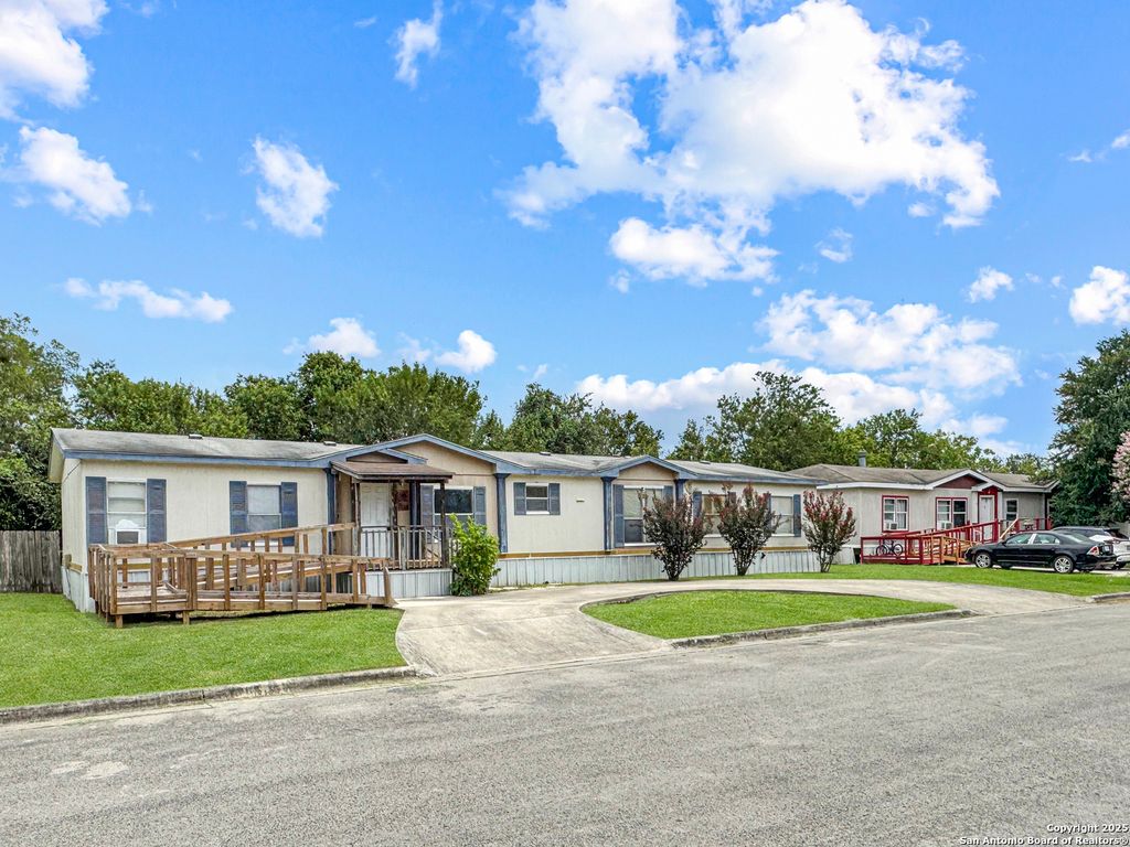 1318 Dunbar Dr, New Braunfels, TX 78130