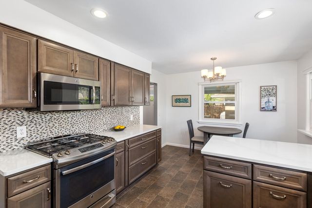 51 Westmont Drive, Grand Rapids, MI 49504