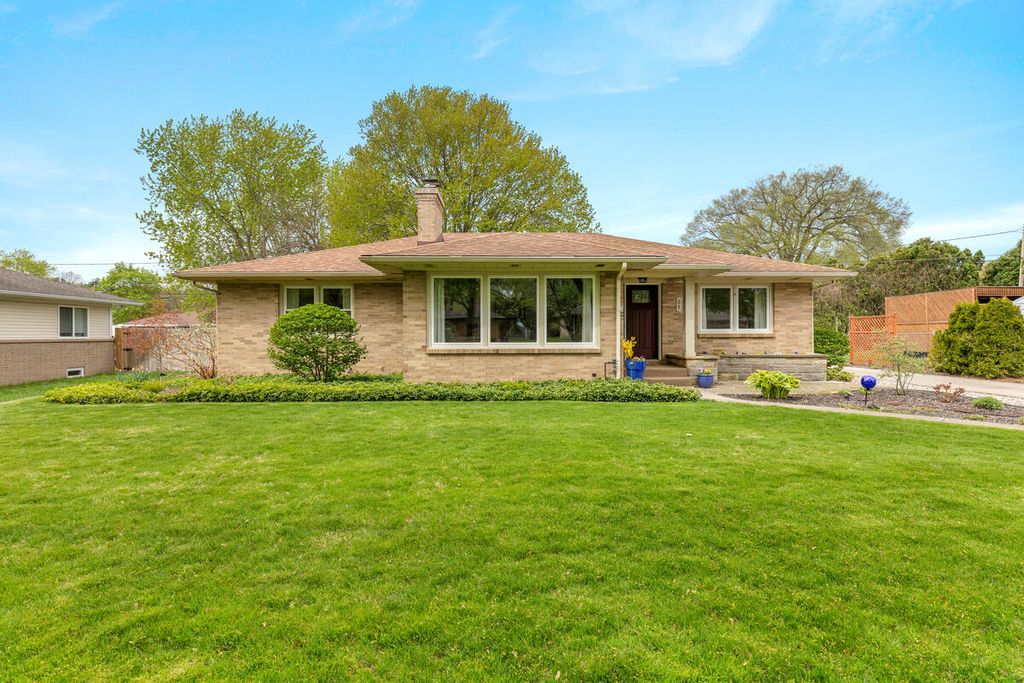 51 Westmont Drive, Grand Rapids, MI 49504