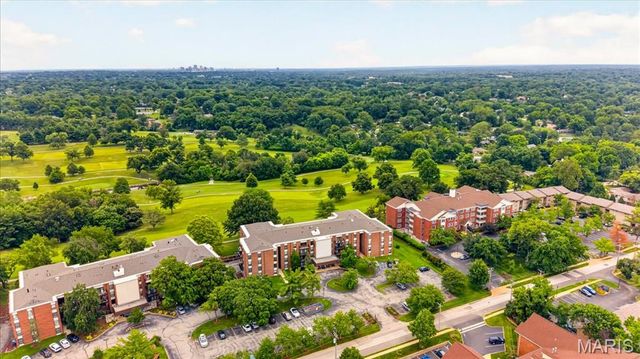 564 Sarah Lane 104, St Louis, MO 63141
