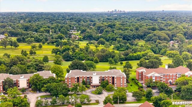 564 Sarah Lane 104, St Louis, MO 63141