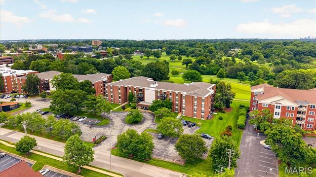 564 Sarah Lane 104, St Louis, MO 63141