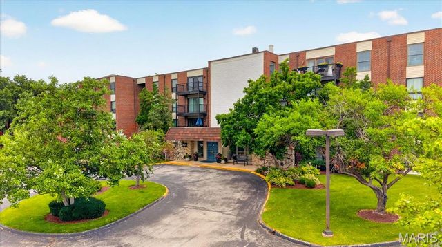 564 Sarah Lane 104, St Louis, MO 63141