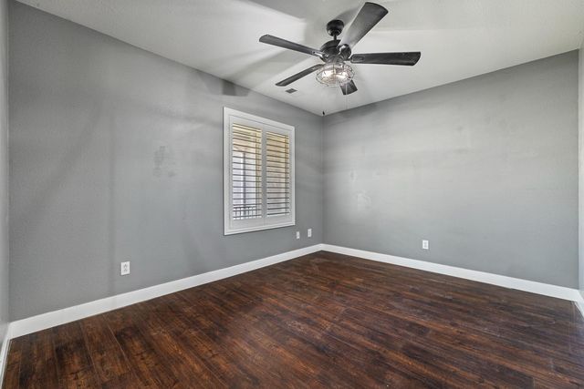 1904 St Peters St, Modesto, CA 95355