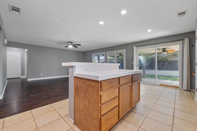 1904 St Peters St, Modesto, CA 95355