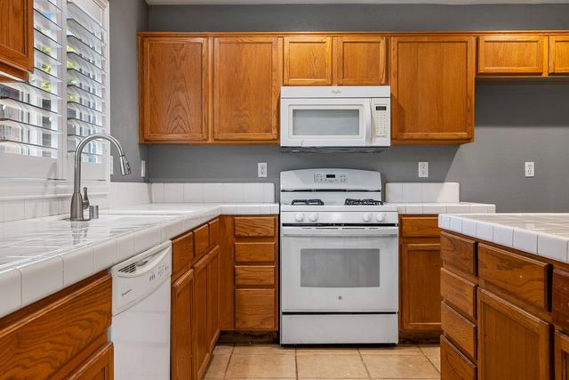 1904 St Peters St, Modesto, CA 95355