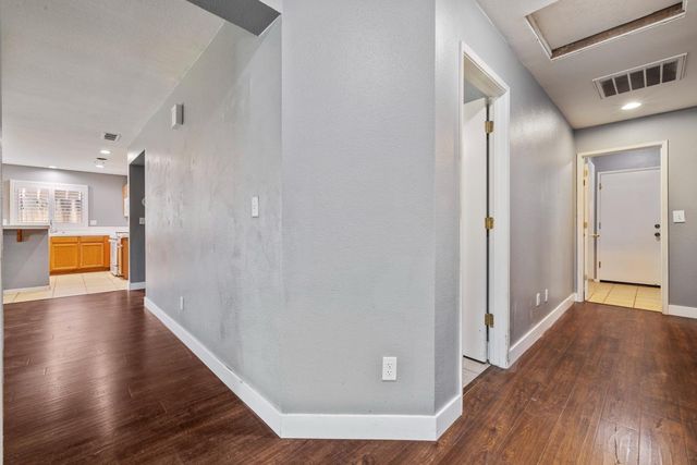 1904 St Peters St, Modesto, CA 95355