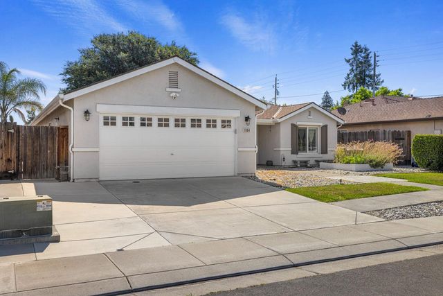 1904 St Peters St, Modesto, CA 95355