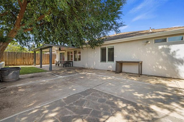 1904 St Peters St, Modesto, CA 95355