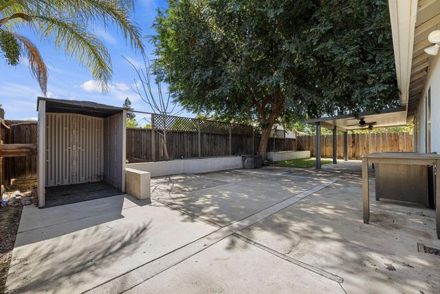 1904 St Peters St, Modesto, CA 95355