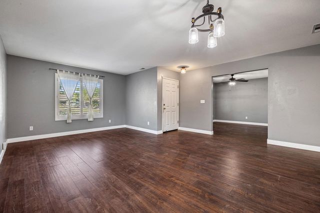 1904 St Peters St, Modesto, CA 95355