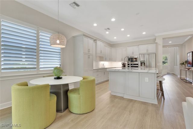 6253 Antigua WAY, Naples, FL 34113