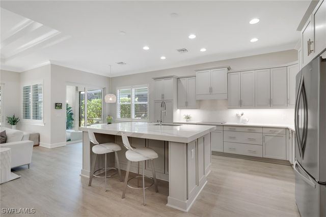 6253 Antigua WAY, Naples, FL 34113