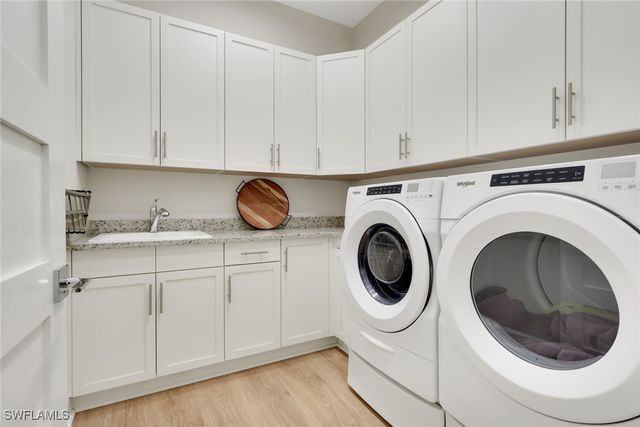 6253 Antigua WAY, Naples, FL 34113