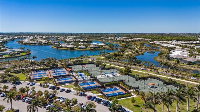 6253 Antigua WAY, Naples, FL 34113