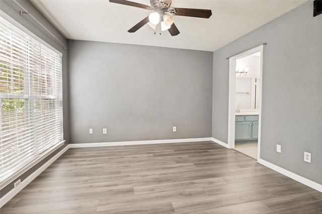 2535 Wedglea Drive 224, Dallas, TX 75211